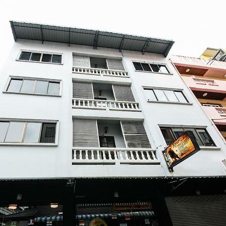 Oyo 244 Roar Inn Patong Exterior photo